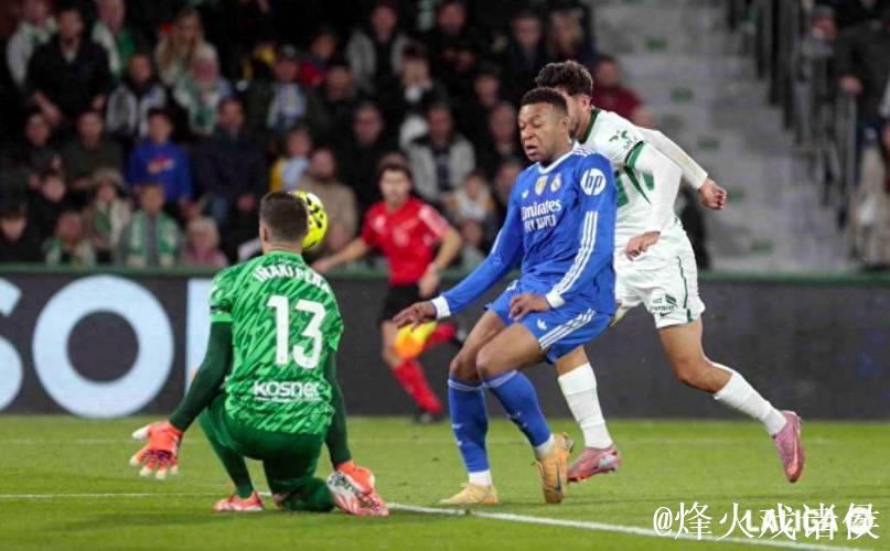 7亿领头羊遭遇平局，15轮不败被终结，仍以1分暂居榜首